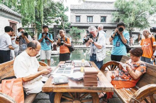 济南：万千游客变身泉水旅游“推荐官”